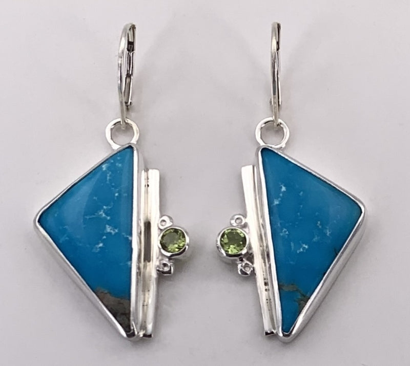 Kingman Mine Turquois and Peridot Silver Earrings