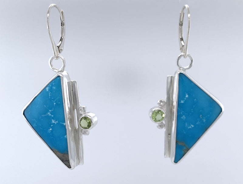 Kingman Mine Turquois and Peridot Silver Earrings